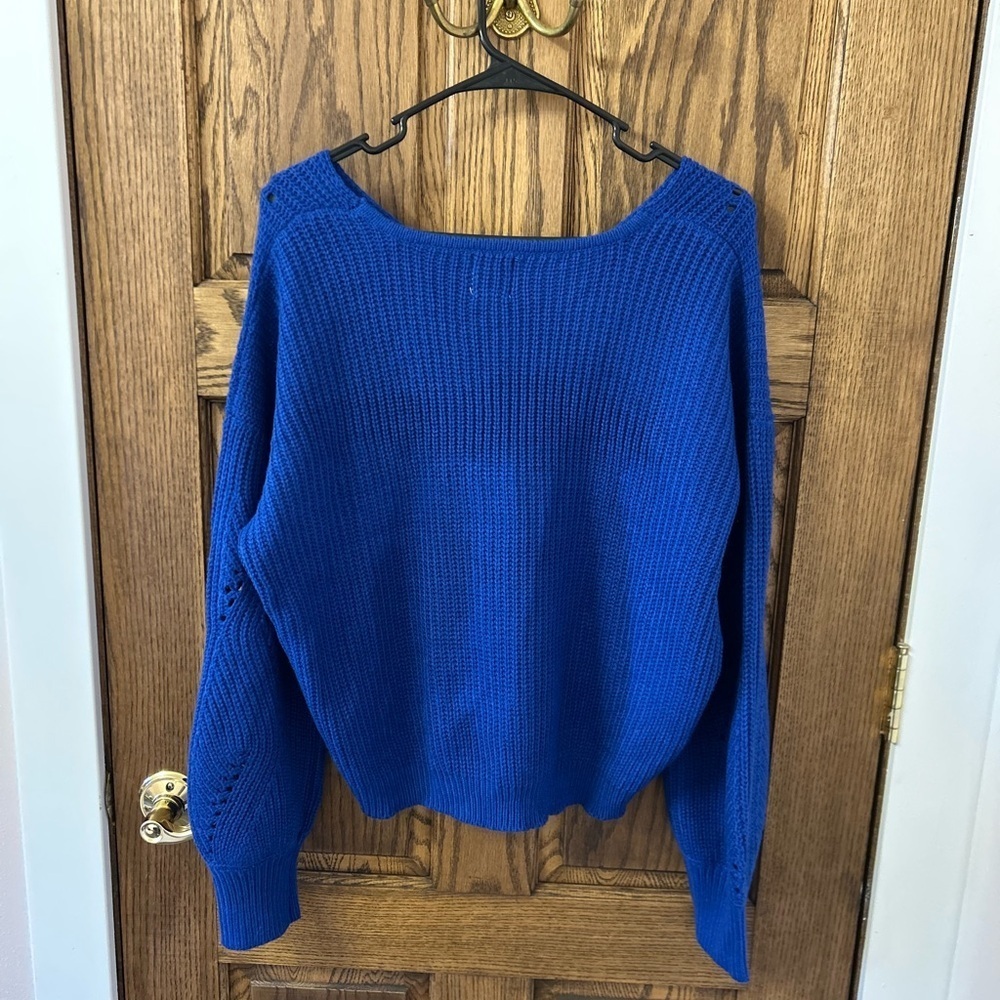 Blue Rain Francesca’s Royal Blue V-Neck Knitted Sweater Women’s Medium NWOT - Picture 7 of 7